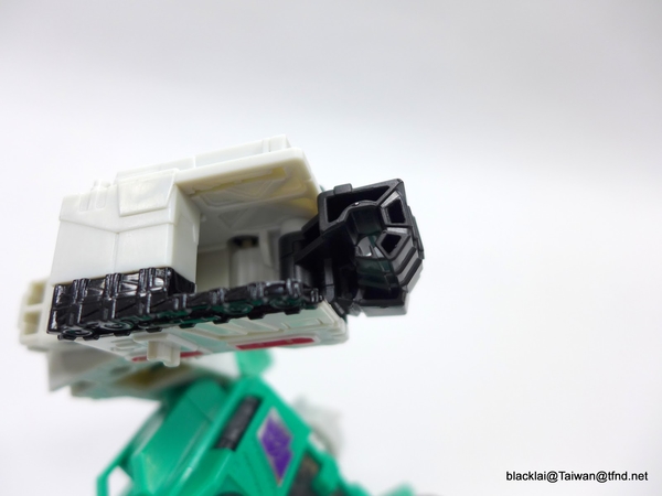 Generations Titans Return Sixshot   In Hand Photos Of Wave 3 Leader Class Figure  (17 of 89)